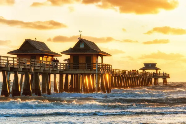 Naples Pier at the Golden Hour by Garen M. is licensed under CC BY-NC 2.0.